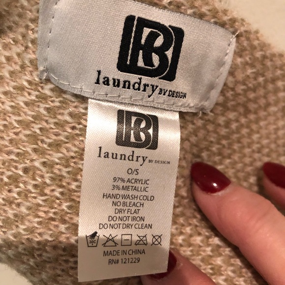 Laundry by design Scarf - Picture 3 of 3